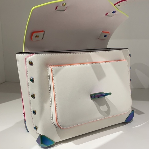 Michael Kors Manhattan contrast trim white satchel crossbody - Picture 6 of 12